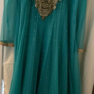 Beautiful 3 piece dress